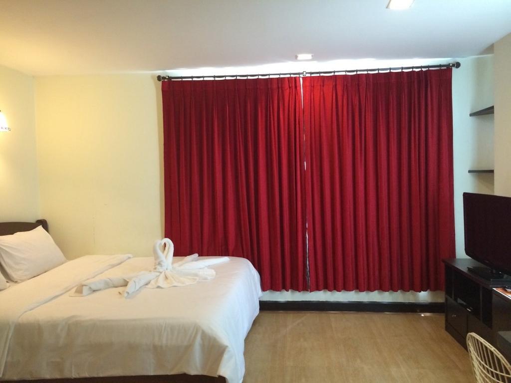 Leela Boutique 2*