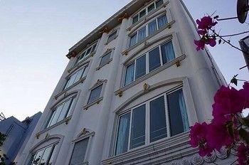Leela Boutique Hotel 2*
